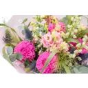 Kytice s jiřinami a eustomou